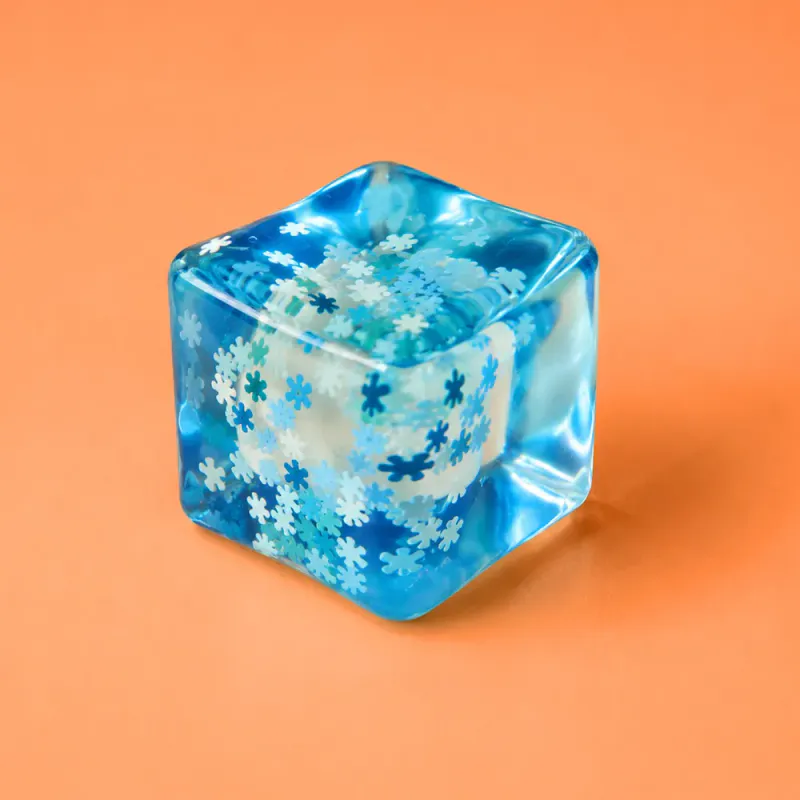 Squeeze sugar ice Cube snow